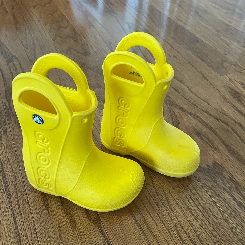 Gently worn Toddler size c7 Croc boots.